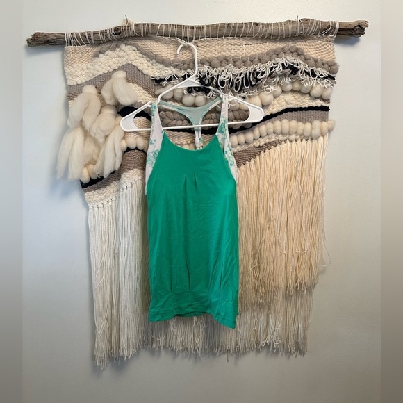 lululemon athletica Tops - Lululemon Tank Attached Bra Womens Size 0 Flowy Overtop Green White Floral Bra